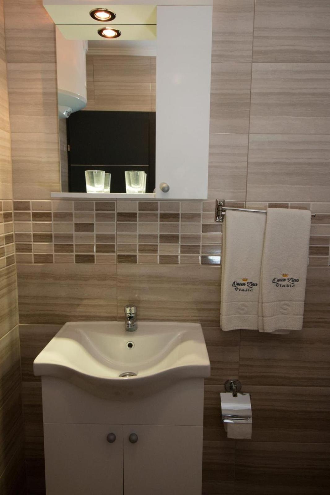 Aparthotel "Queen Zina" Vlasic Exterior photo
